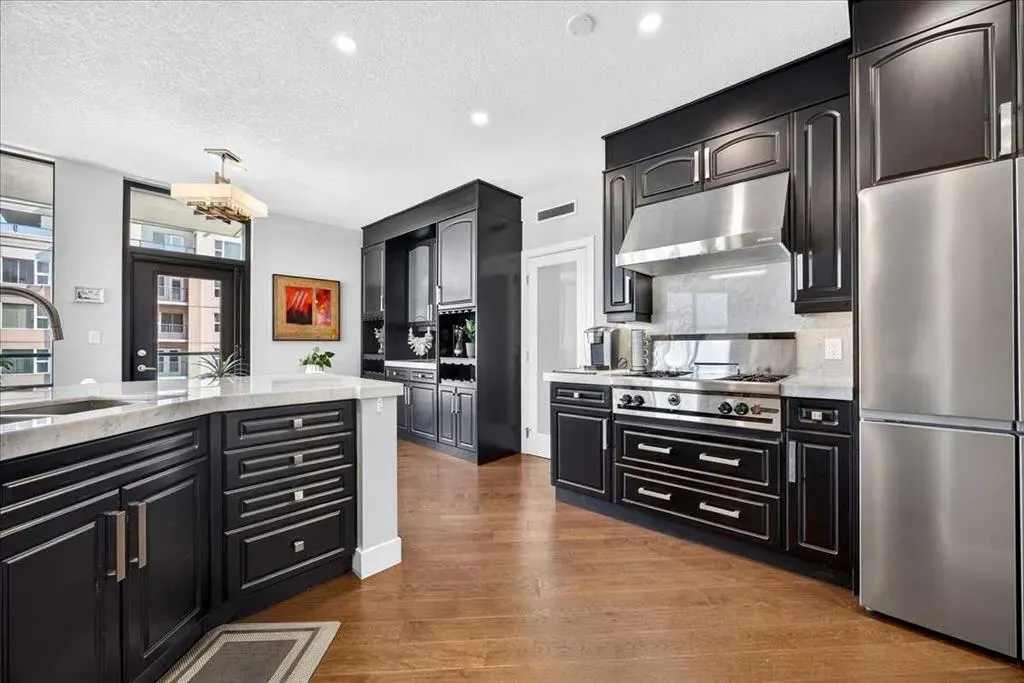 801 2 Avenue SW #1402