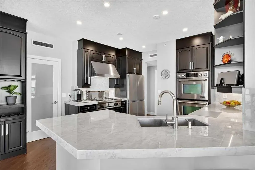 801 2 Avenue SW #1402