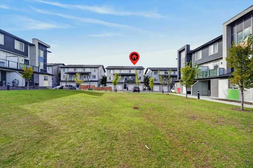 235 Redstone Walk NE #204