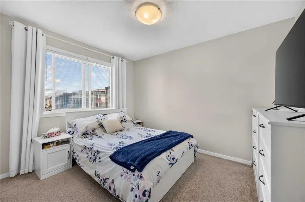 235 Redstone Walk NE #204