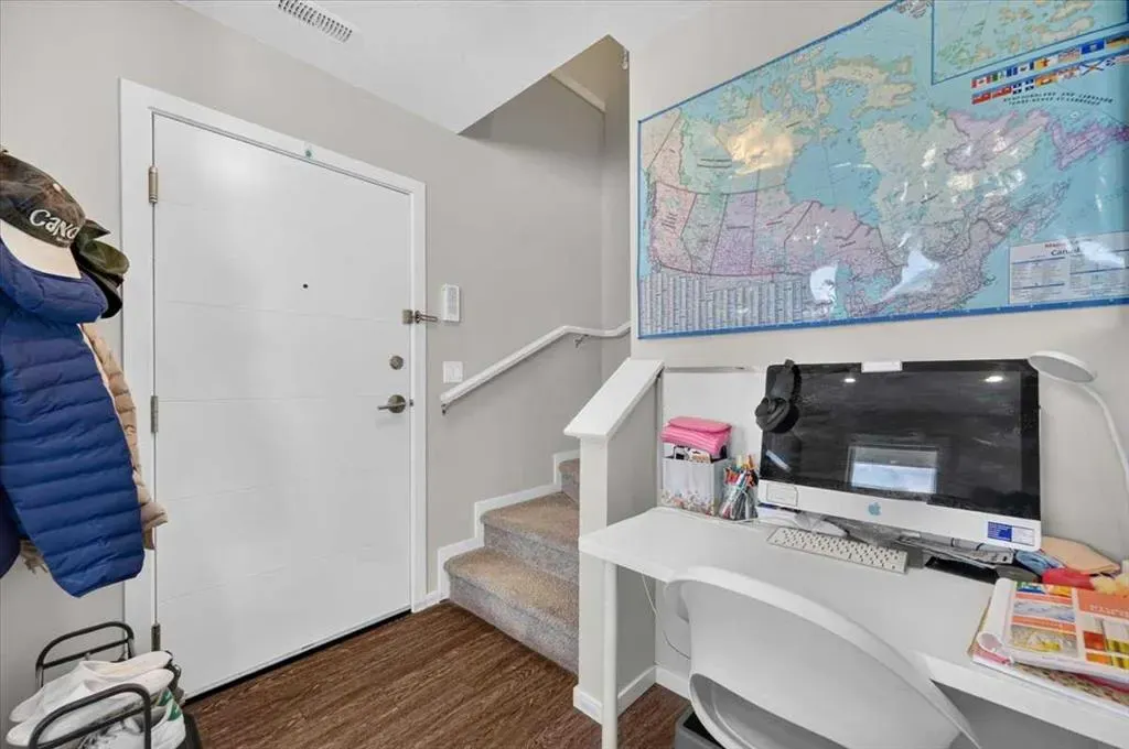 235 Redstone Walk NE #204
