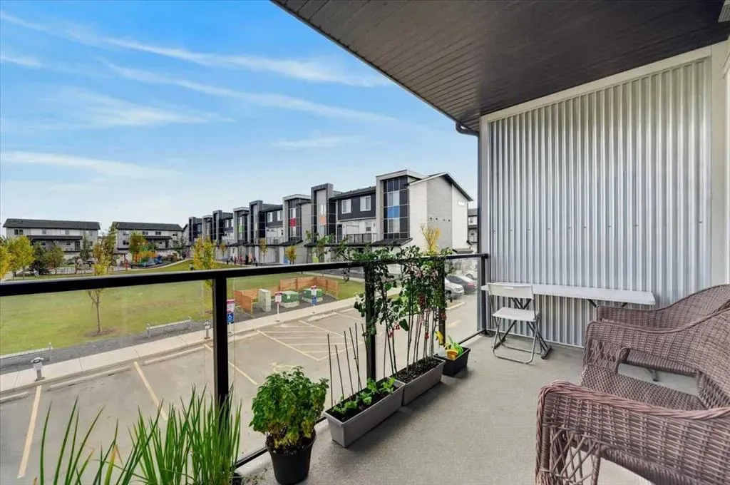 235 Redstone Walk NE #204