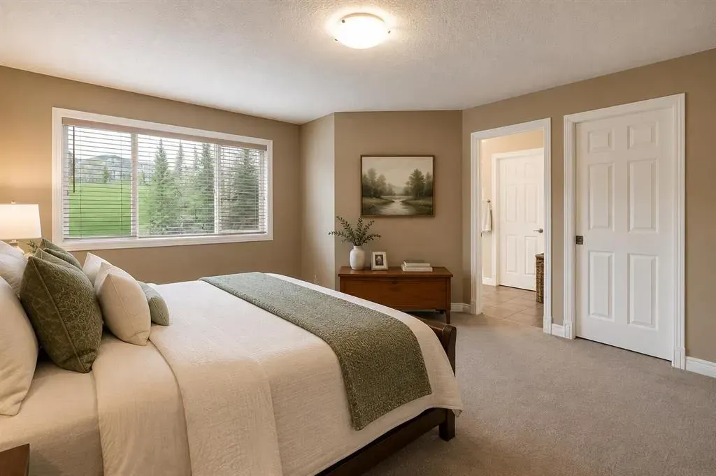 30 Discovery Ridge Gardens SW