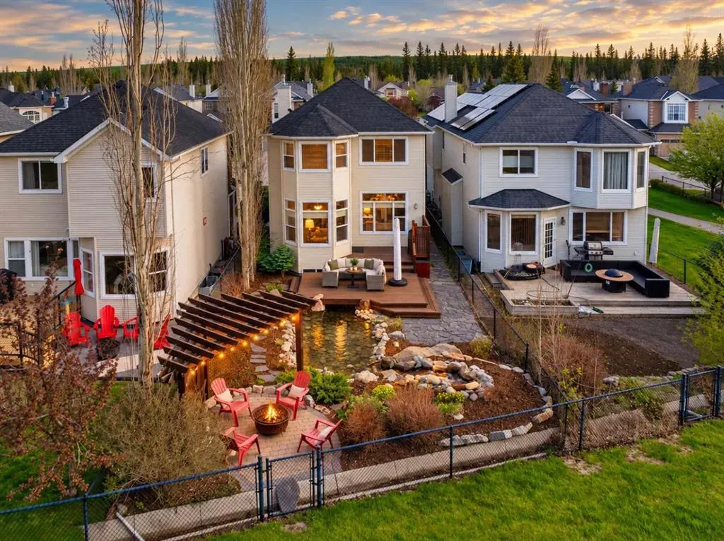 30 Discovery Ridge Gardens SW