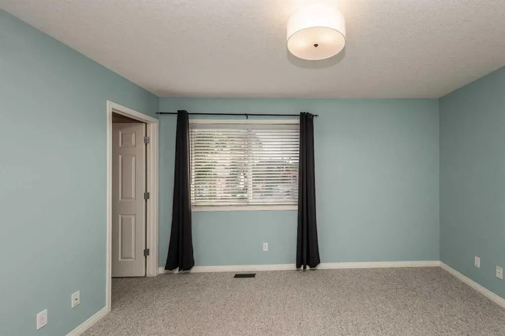 196 Eversyde Circle SW