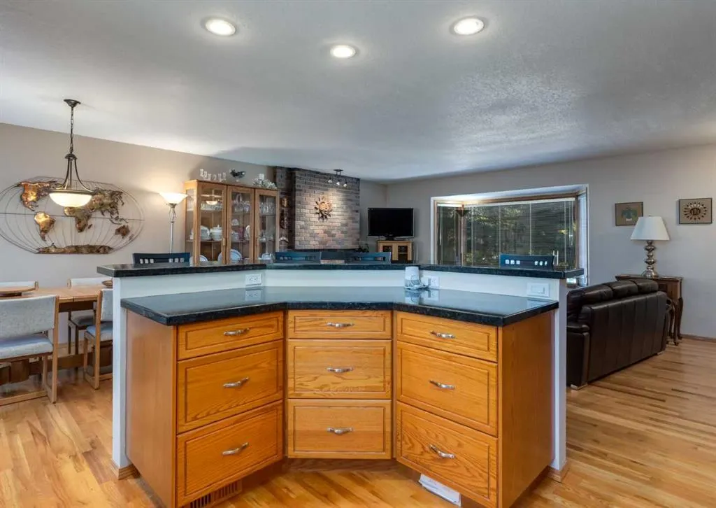 4808 Valiant Drive NW