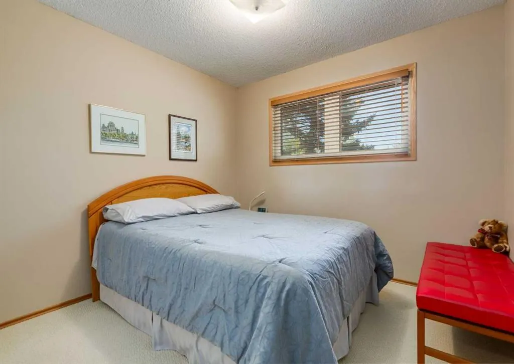 4808 Valiant Drive NW