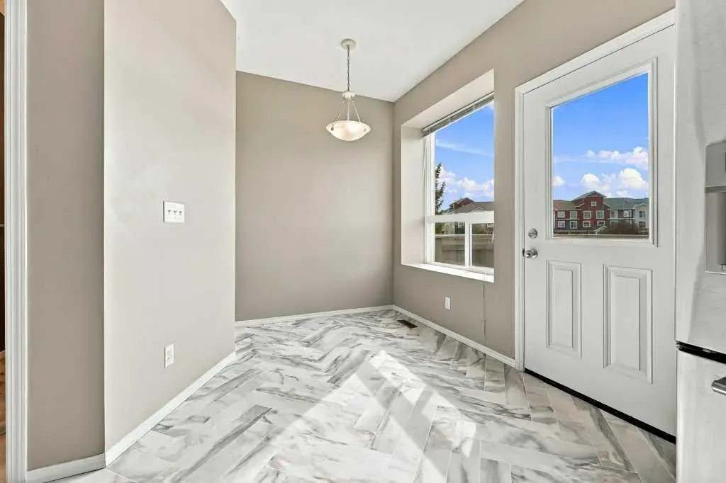 2005 Luxstone Boulevard SW #303