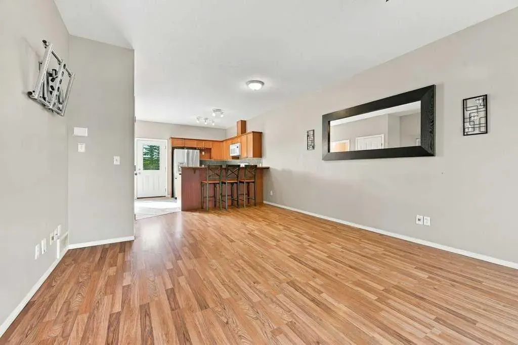 2005 Luxstone Boulevard SW #303