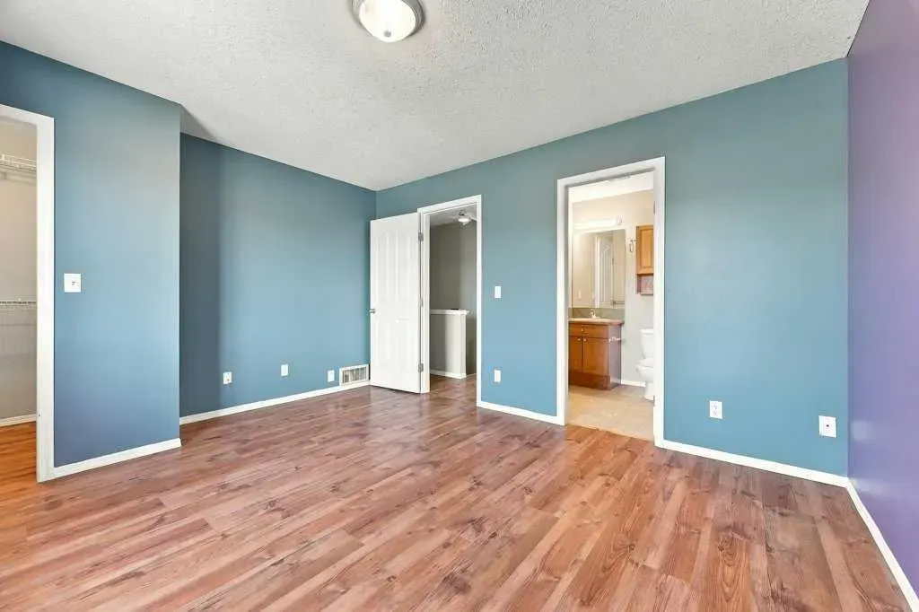 2005 Luxstone Boulevard SW #303
