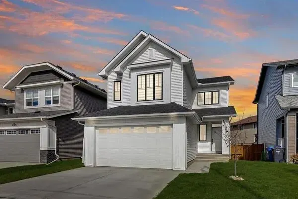 496 MONTEREY Drive SE