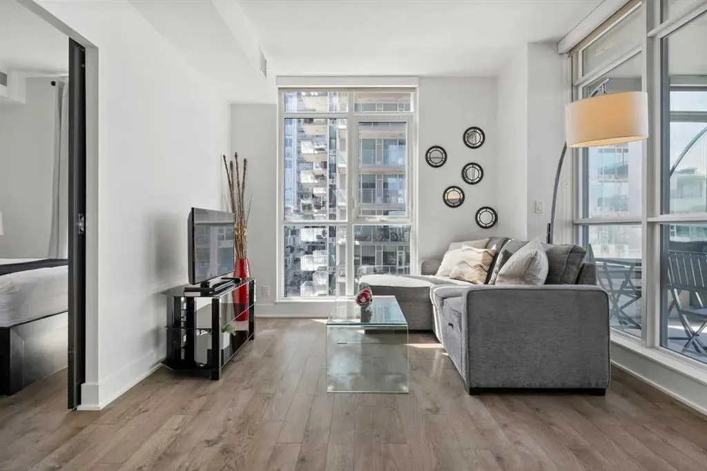 550 Riverfront Avenue SE #810