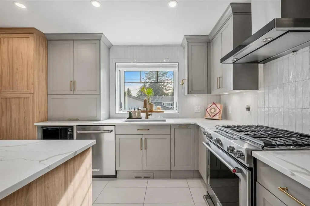 68 Lake Emerald Road SE