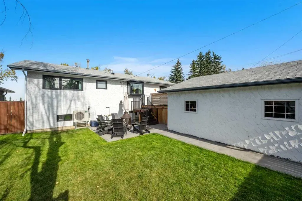 68 Lake Emerald Road SE
