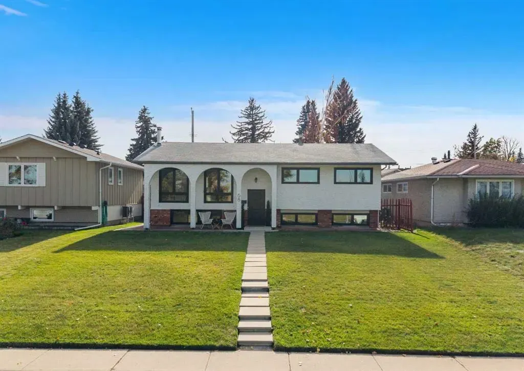 68 Lake Emerald Road SE