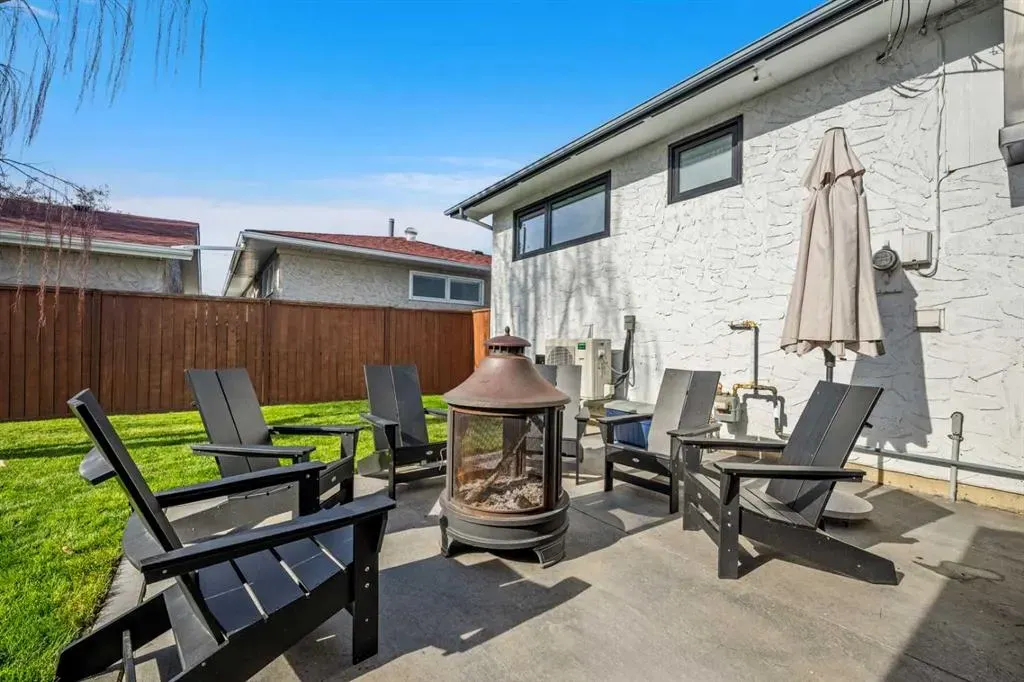 68 Lake Emerald Road SE