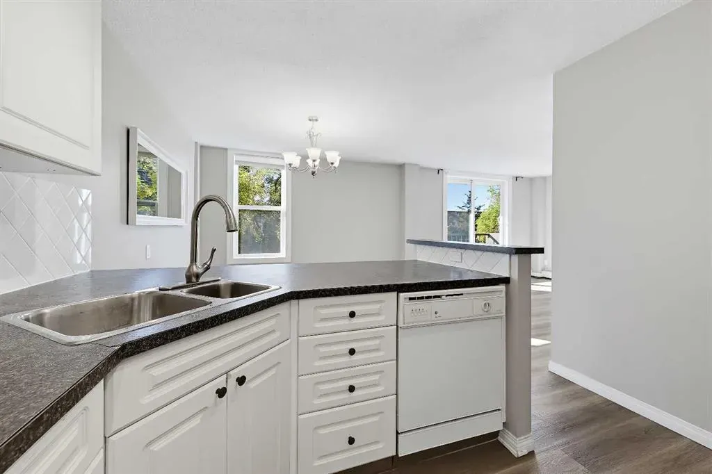 1328 13 Avenue SW #302