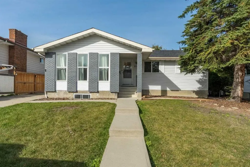 208 Woodpark Place SW
