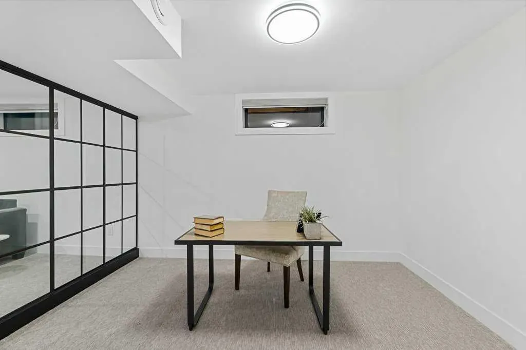 931 Parkwood Way SE