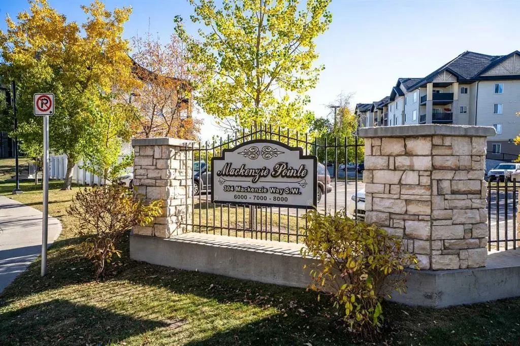 304 Mackenzie Way SW #8412