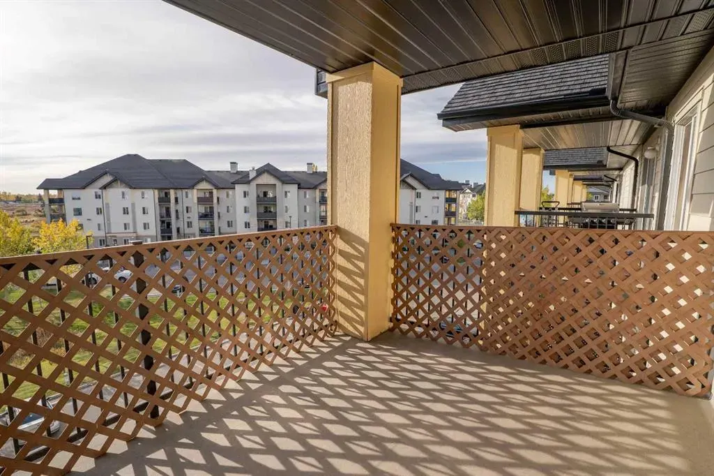 304 Mackenzie Way SW #8412
