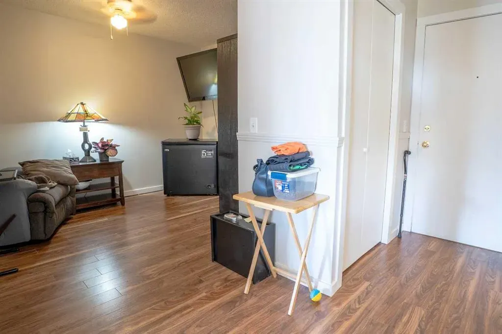 304 Mackenzie Way SW #8412