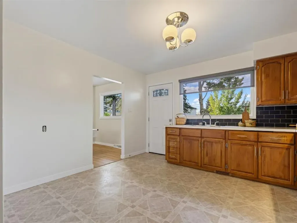 193 Fairview Drive SE