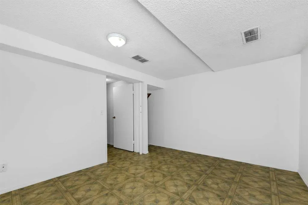 2519 38 Street NE #21