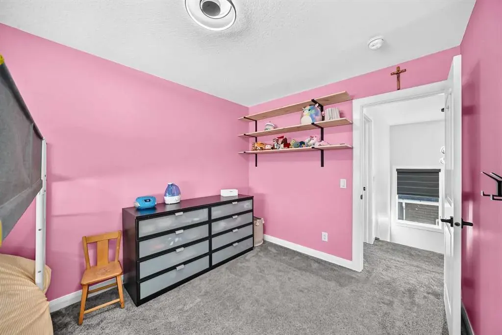 128 Ravenskirk Close SE