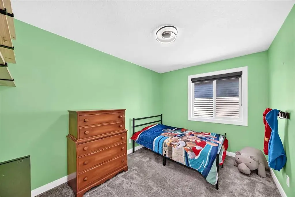 128 Ravenskirk Close SE