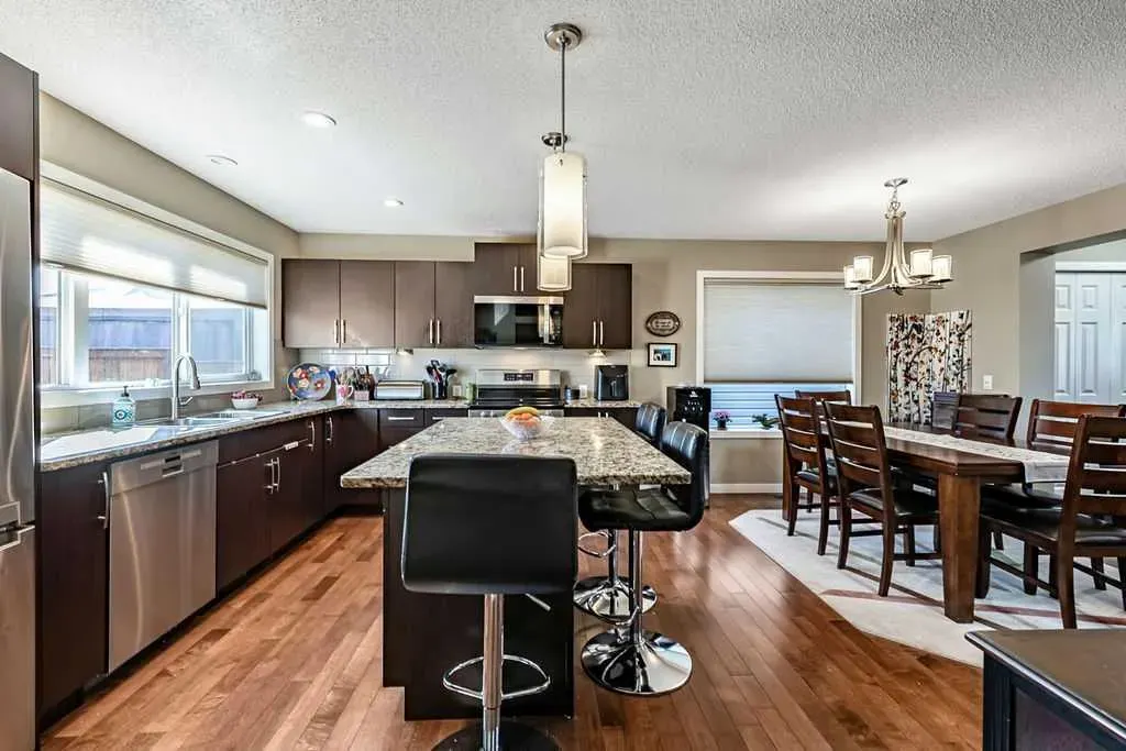 86 Walden Crescent SE