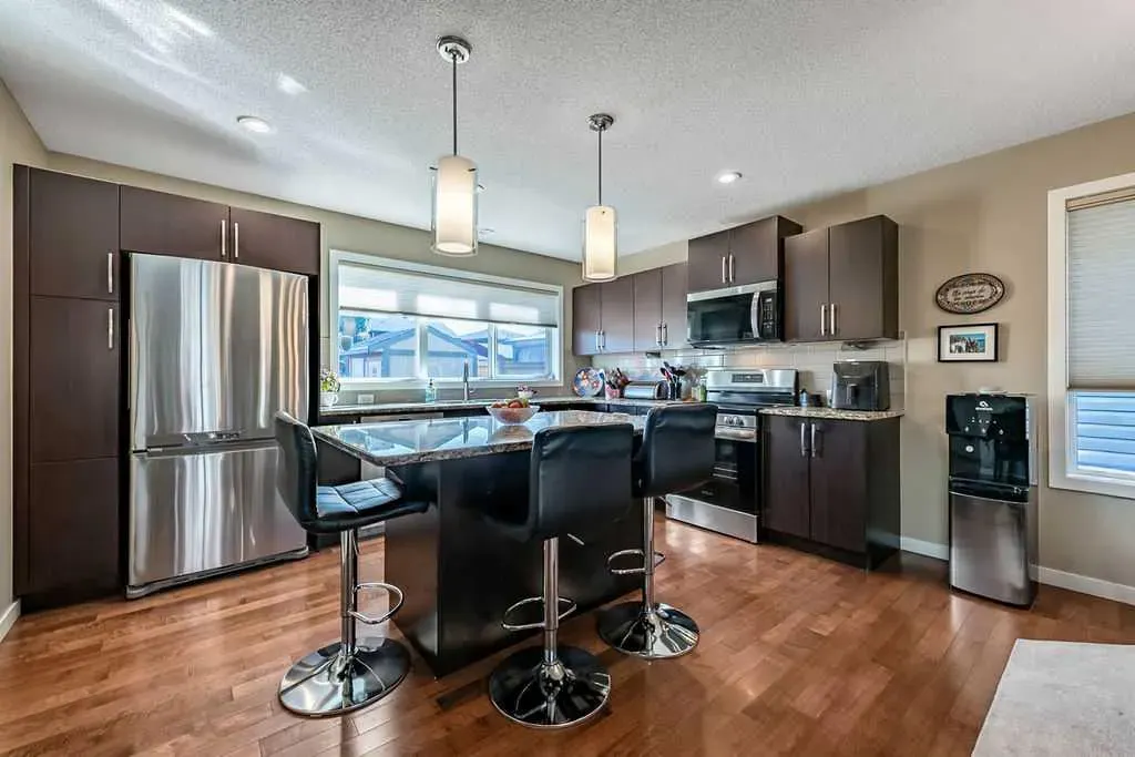 86 Walden Crescent SE