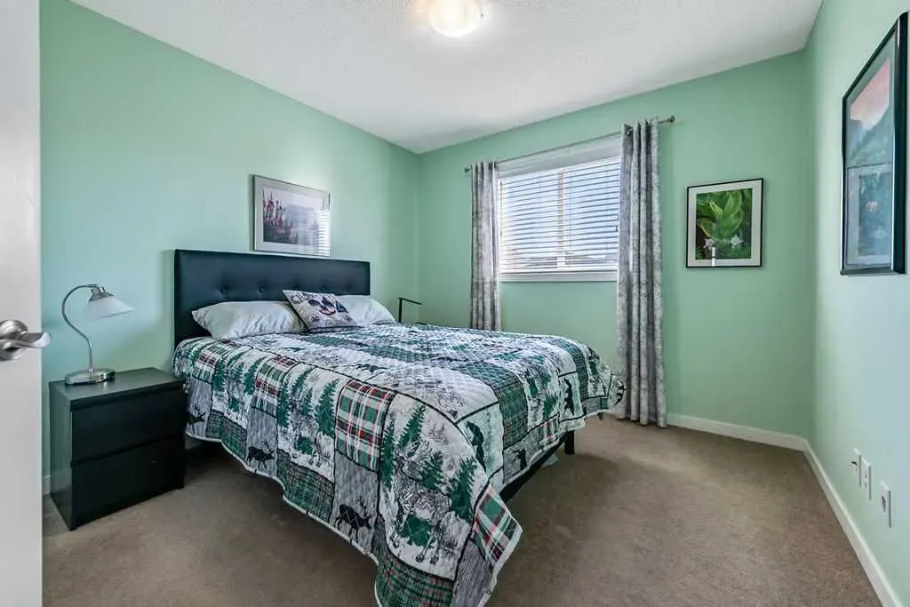 86 Walden Crescent SE