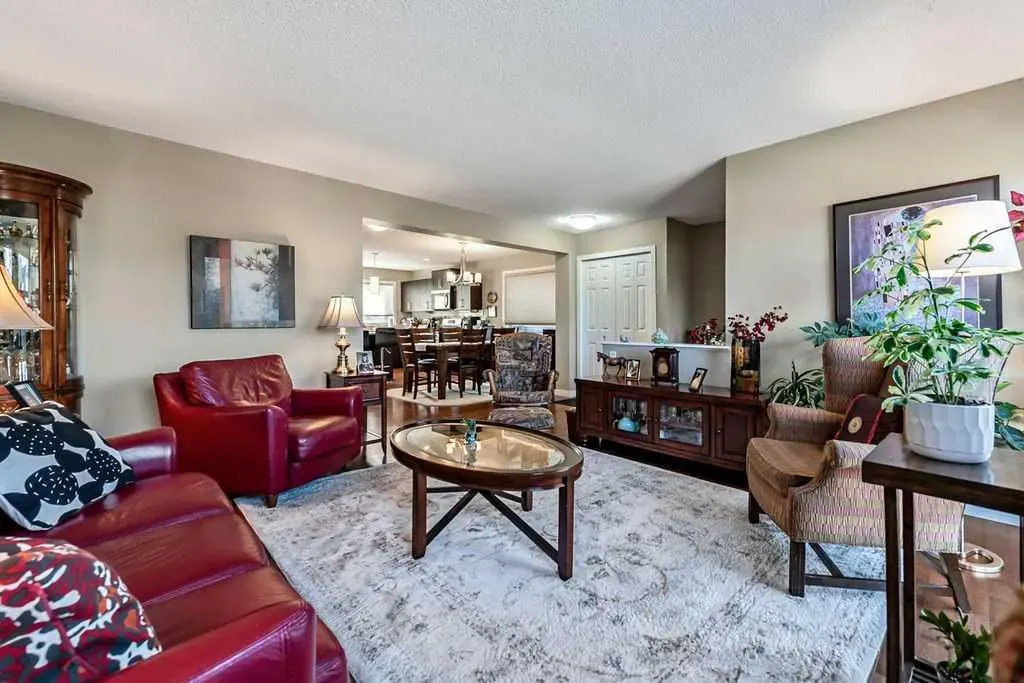 86 Walden Crescent SE