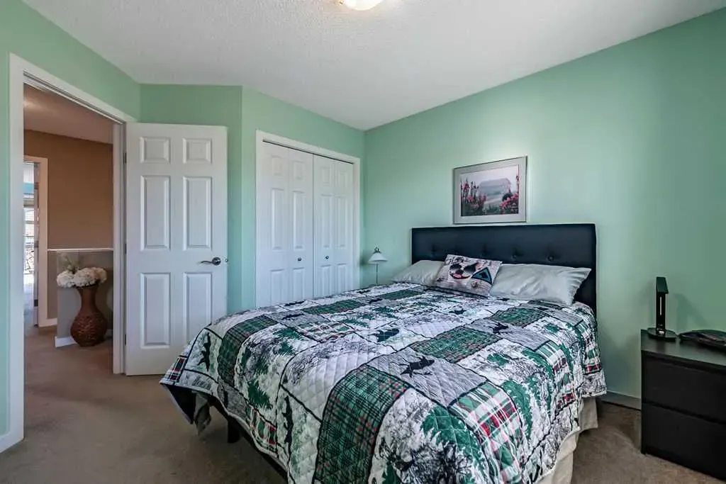 86 Walden Crescent SE