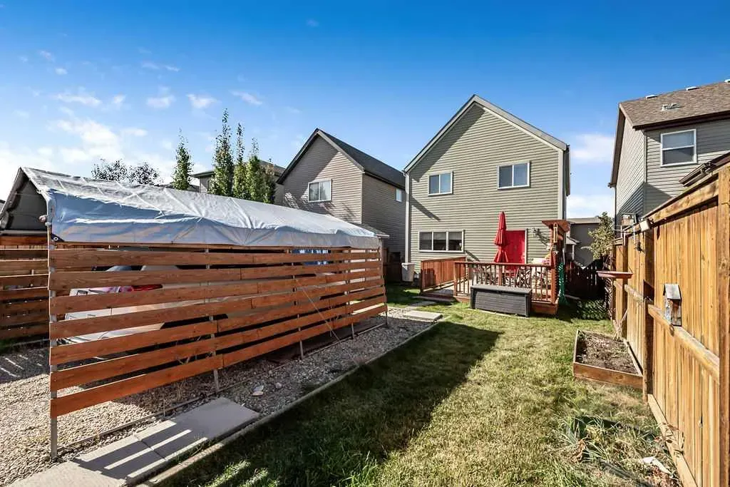 86 Walden Crescent SE