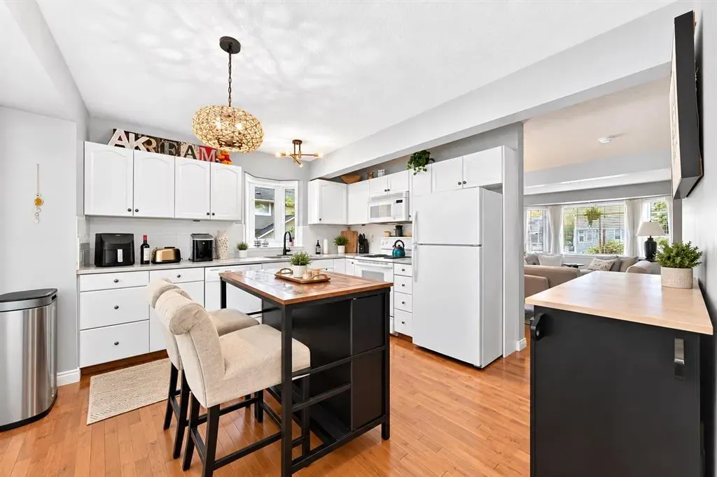 355 Regal Park NE