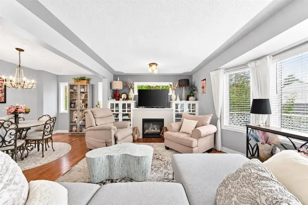 355 Regal Park NE
