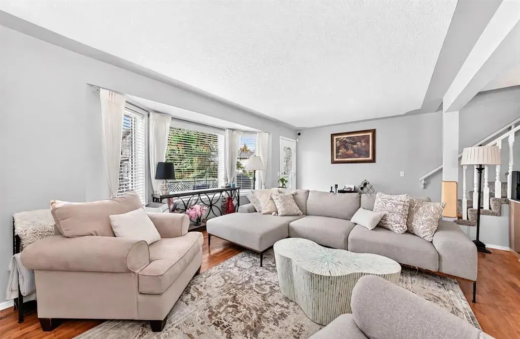 355 Regal Park NE