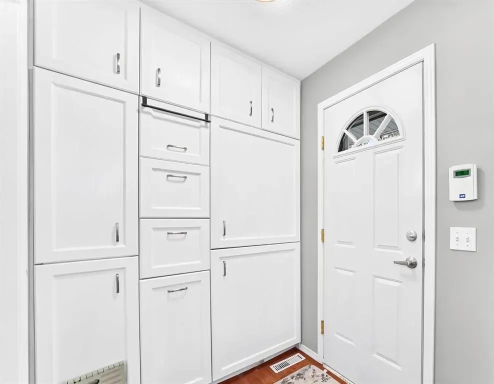355 Regal Park NE