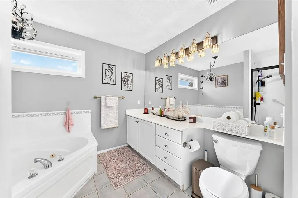 355 Regal Park NE