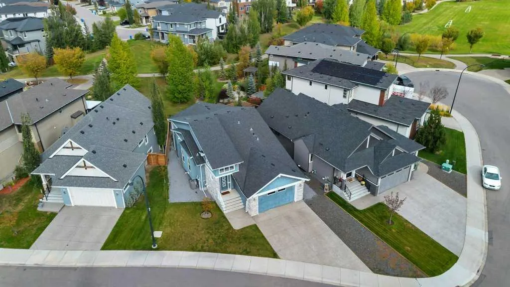 32 Walden Place SE