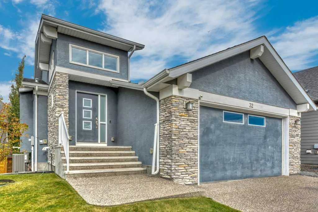 32 Walden Place SE
