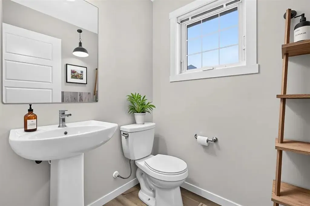 246 Cranbrook Square SE