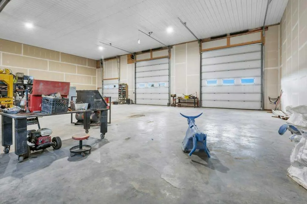 15048 Highway 611