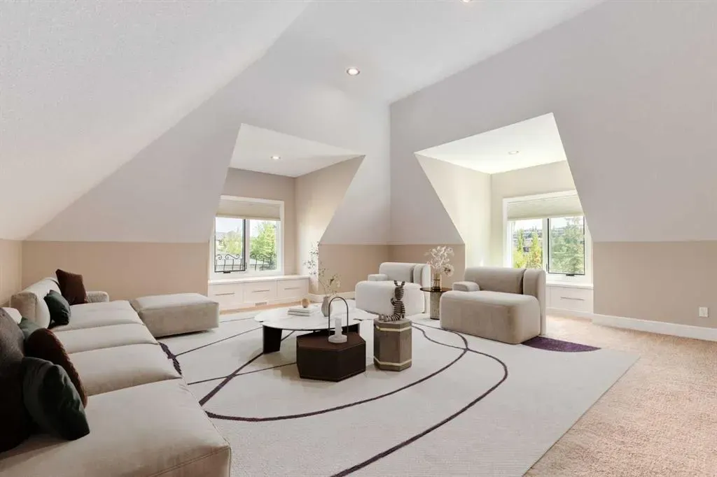 305 Spyglass Way