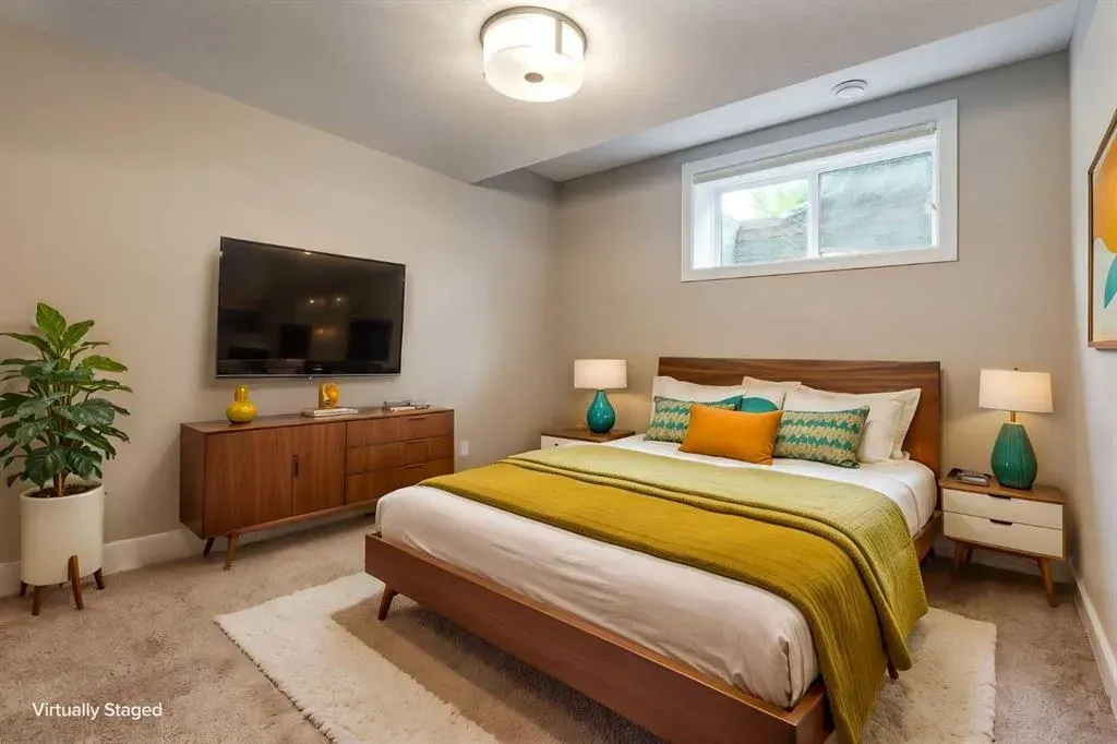 305 Spyglass Way