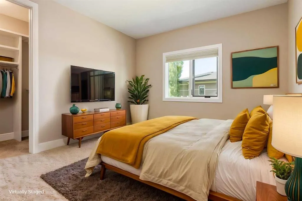 305 Spyglass Way