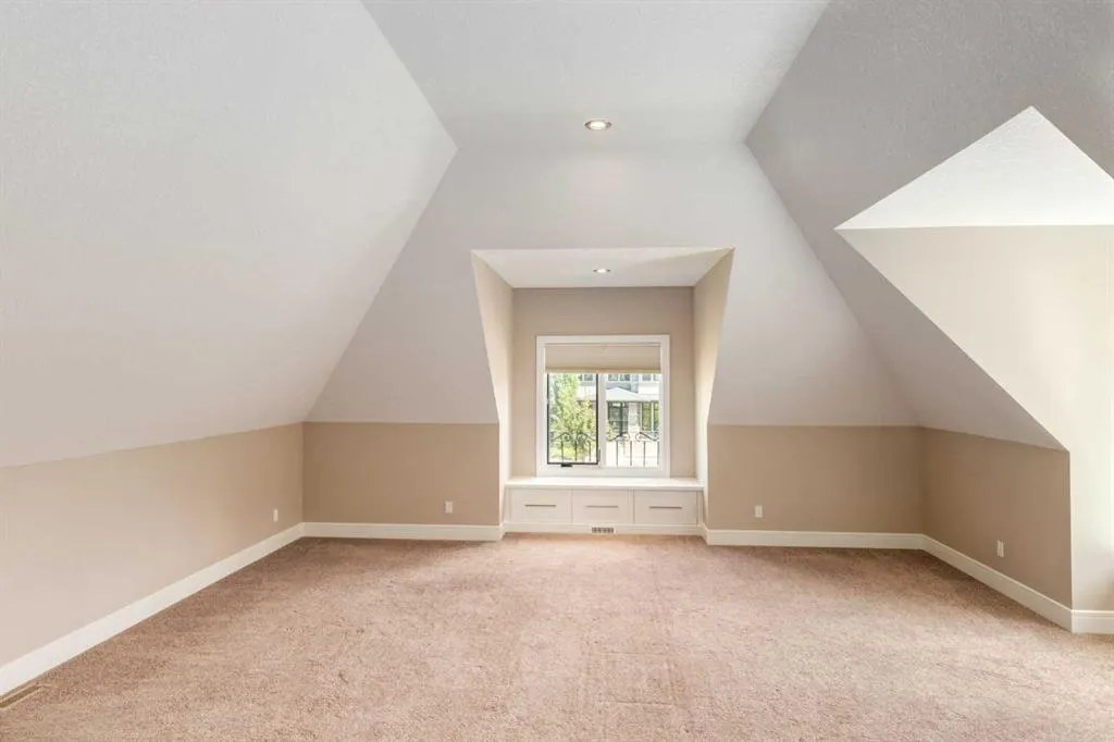 305 Spyglass Way