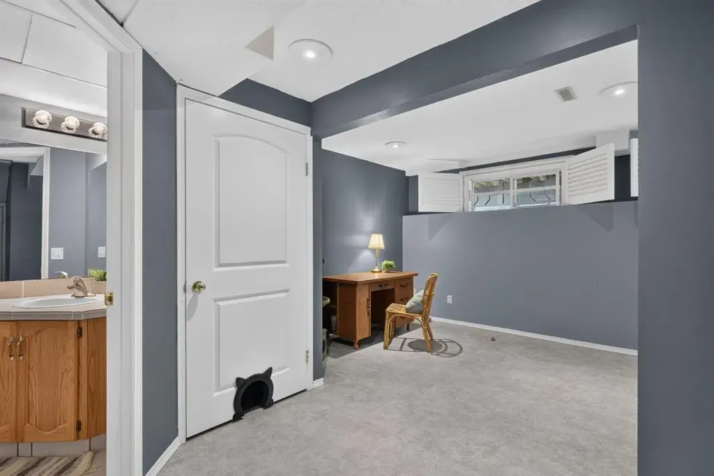 567 Edmonton Trail NE #9